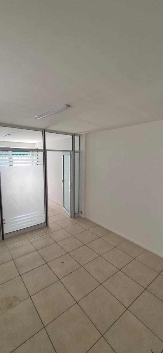 Alquilo Hermosa Oficina de 32 m² en Perfecto Estado en El Corazón del Microcentro - 11