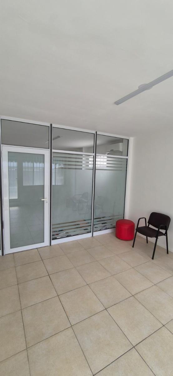 Alquilo Hermosa Oficina de 32 m² en Perfecto Estado en El Corazón del Microcentro - 14