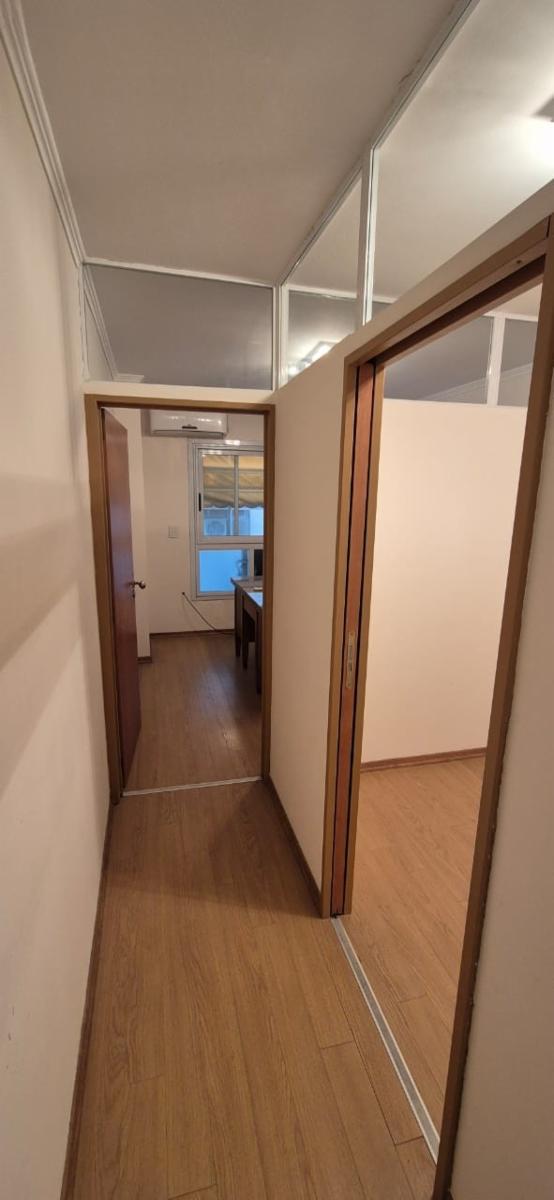 Hermosa Oficina de 27 m² en alquiler en Perfecto Estado en El Corazóndel Microcentro - 3
