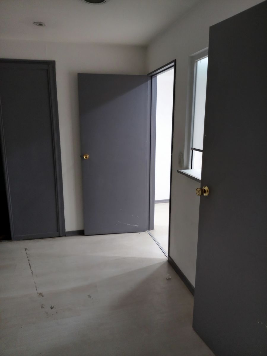 Oficina Comercial en Venta 127 m² Excelente Ubicación 6 Ambientes - 9