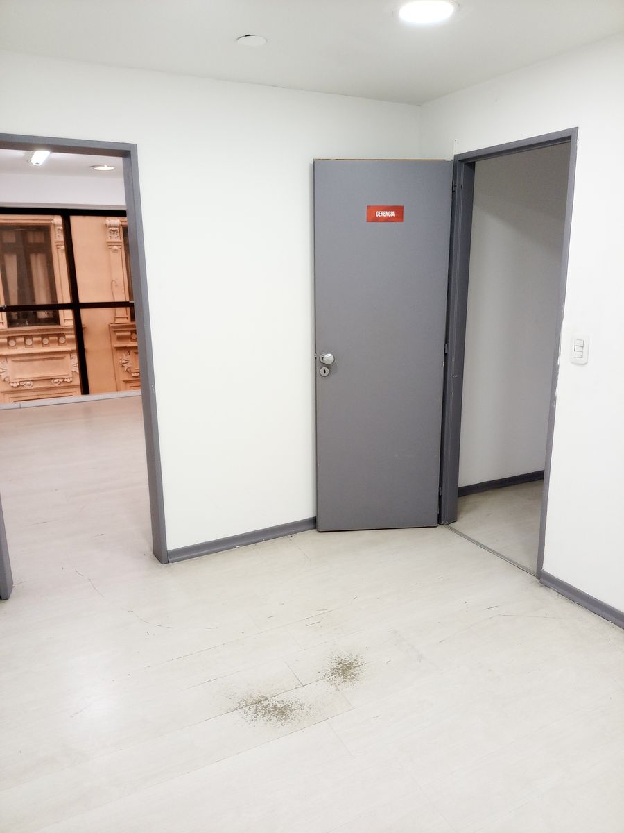 Oficina Comercial en Venta 127 m² Excelente Ubicación 6 Ambientes - 16