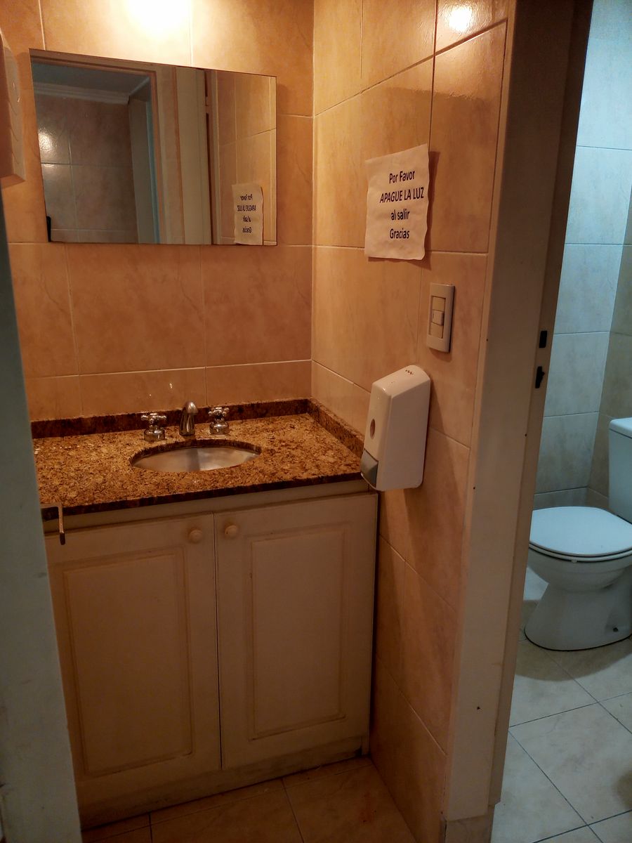 Oficina Comercial en Venta 127 m² Excelente Ubicación 6 Ambientes - 25