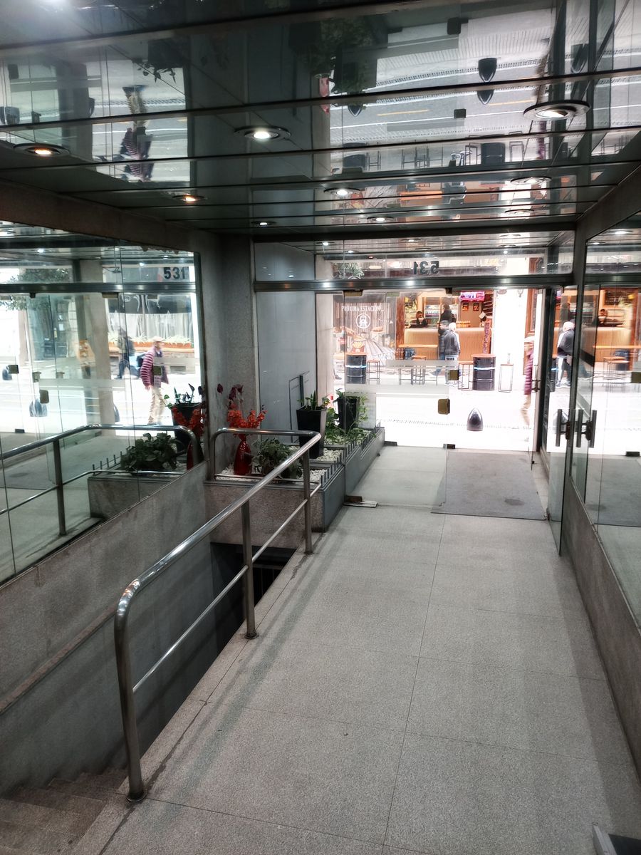 Oficina Comercial en Venta 127 m² Excelente Ubicación 6 Ambientes - 32