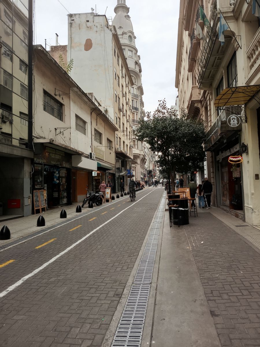 Oficina Comercial en Venta 127 m² Excelente Ubicación 6 Ambientes - 36