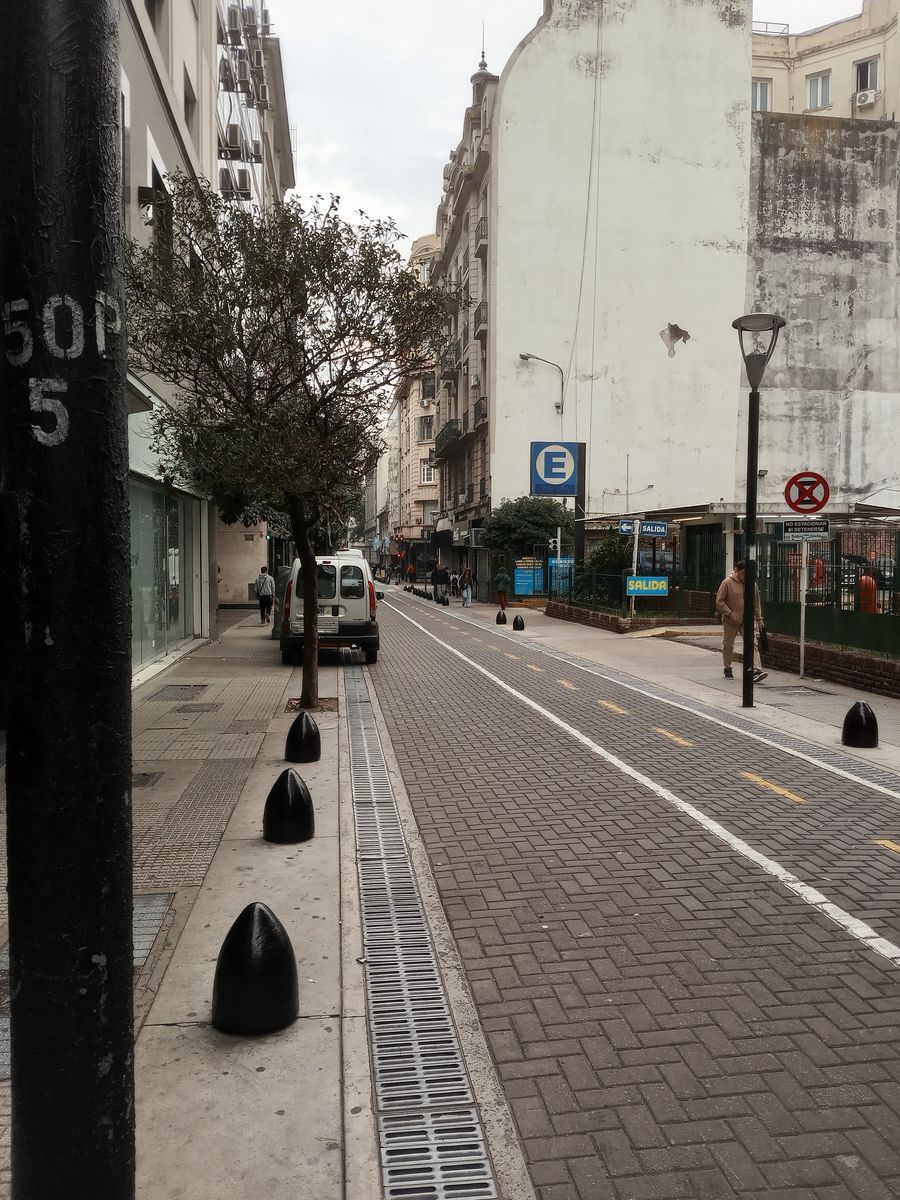Oficina Comercial en Venta 127 m² Excelente Ubicación 6 Ambientes - 37