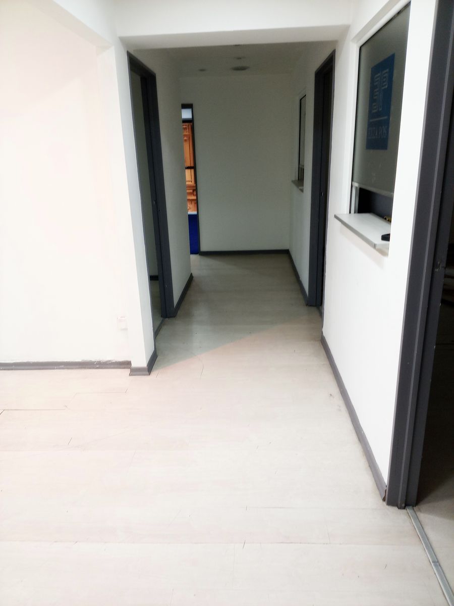 Oficina Comercial en Alquiler 127 m² Excelente Ubicación 6 Ambientes - 16