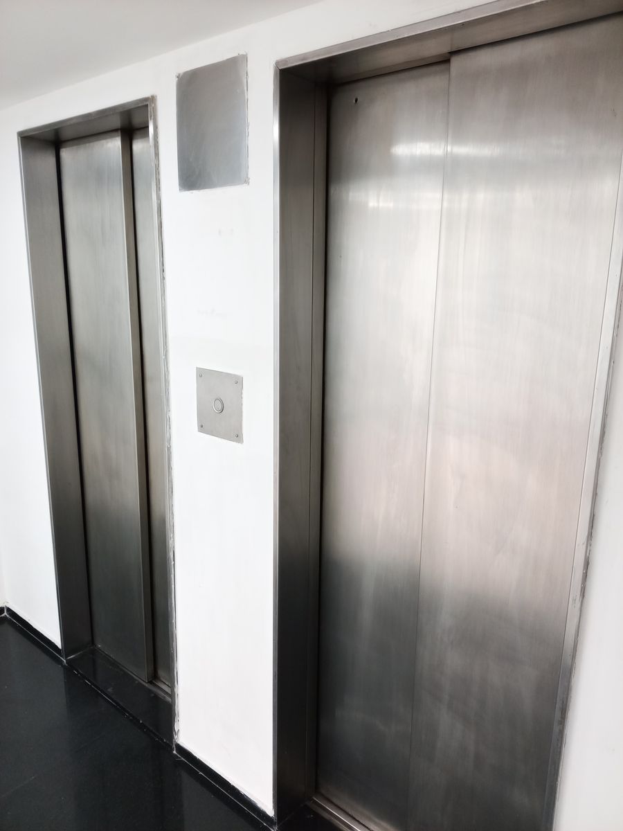 Oficina Comercial en Alquiler 127 m² Excelente Ubicación 6 Ambientes - 22