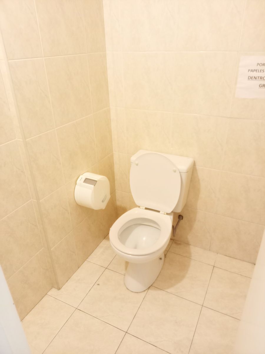 Oficina Comercial en Alquiler 127 m² Excelente Ubicación 6 Ambientes - 30
