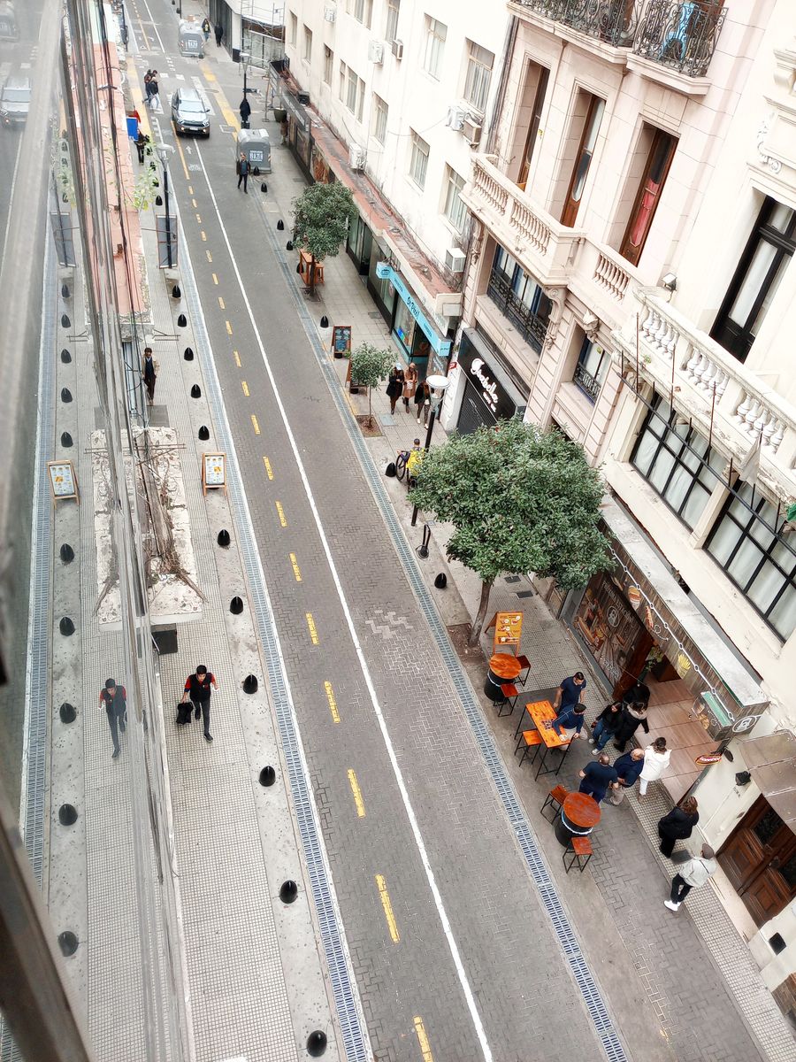Oficina Comercial en Alquiler 127 m² Excelente Ubicación 6 Ambientes - 31