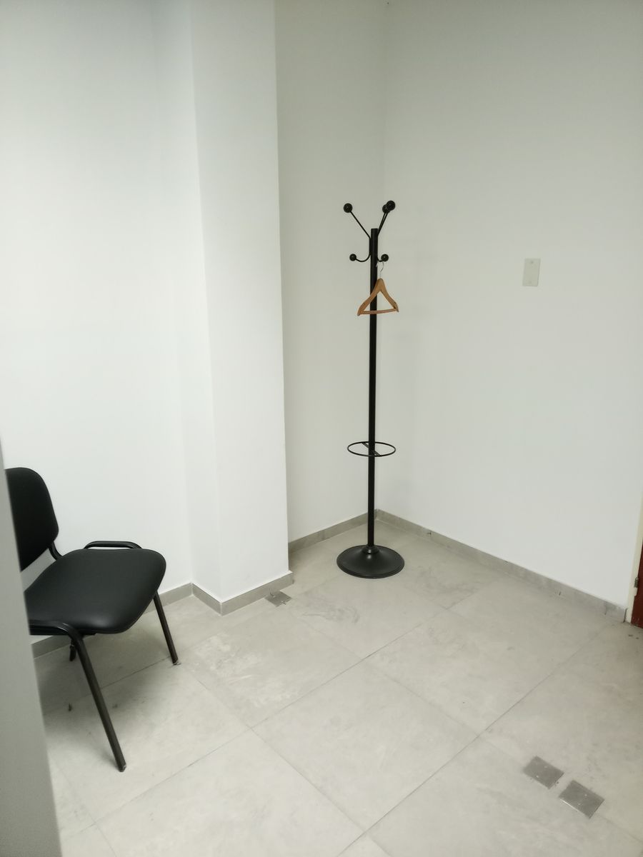 Oficina Comercial de 28 m² en Alquiler Amoblada en Microcentro - 5