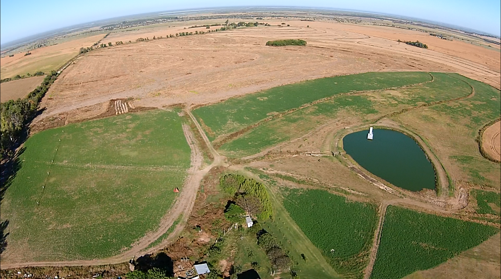 Laguna del Golf, lotes en barrio abierto con los servicios de barrio cerrado. Espectaculares terrenos de 990 m2 ubicados en el polo golfistico de Victoria Entre Ríos. — foto 3