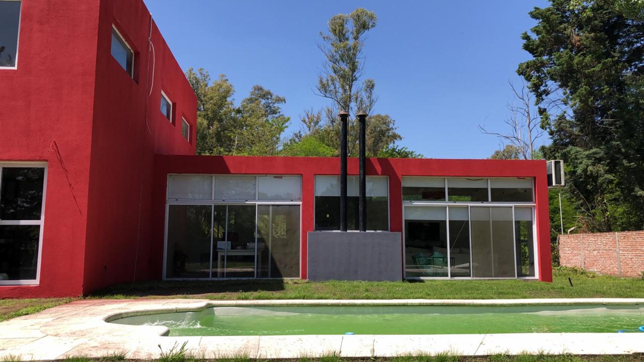 Casa · 200m² · 5 Ambientes Pileta Parrilla - 2