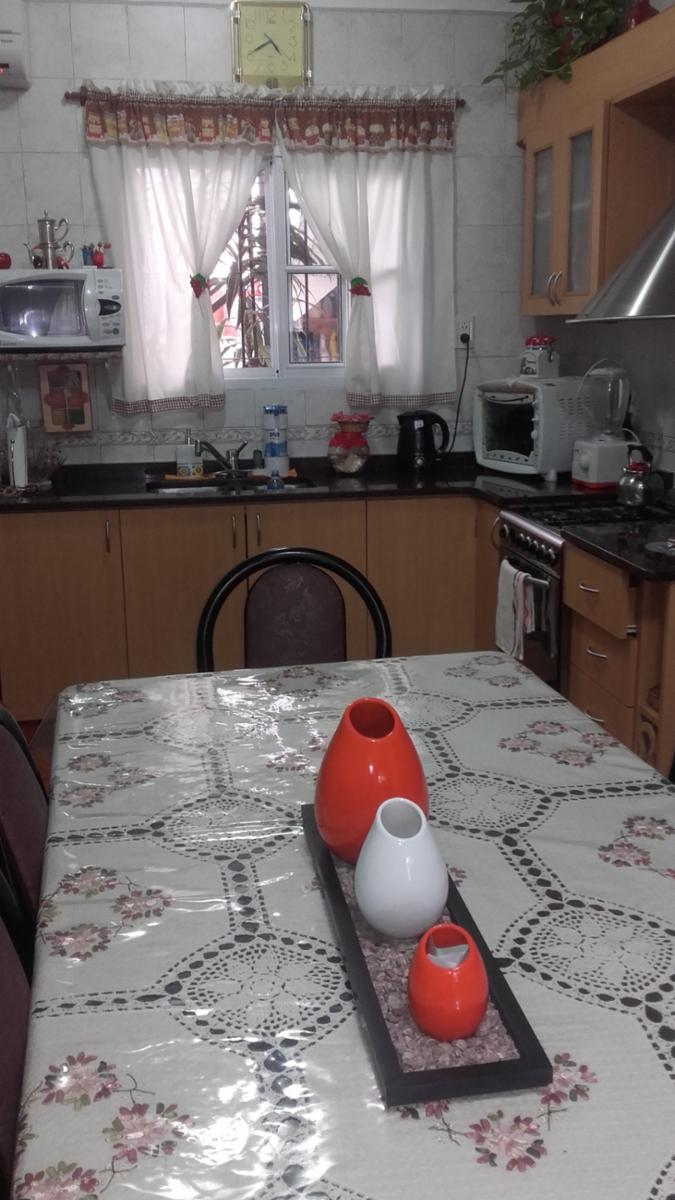 Excelente Propiedad Casa al Frente 4 ambientes Zona Billinghurst — foto 3