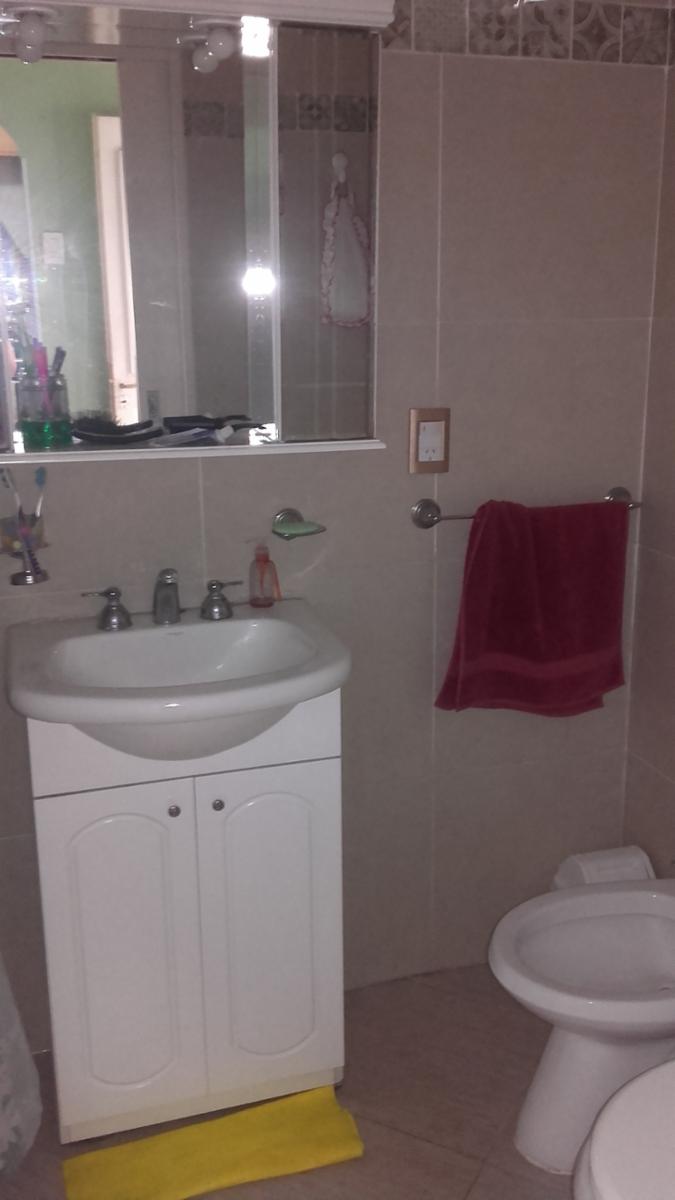 Excelente Propiedad Casa al Frente 4 ambientes Zona Billinghurst — foto 6