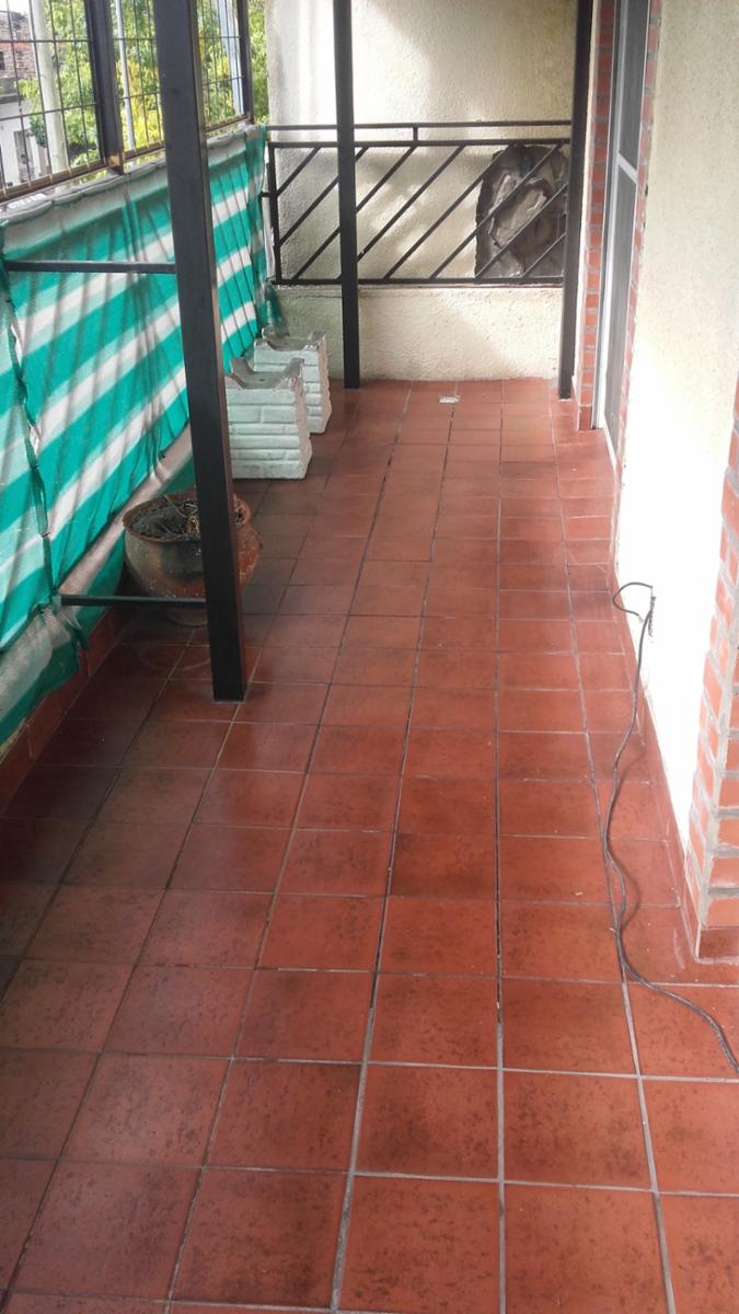 Excelente Propiedad Casa al Frente 4 ambientes Zona Billinghurst — foto 13