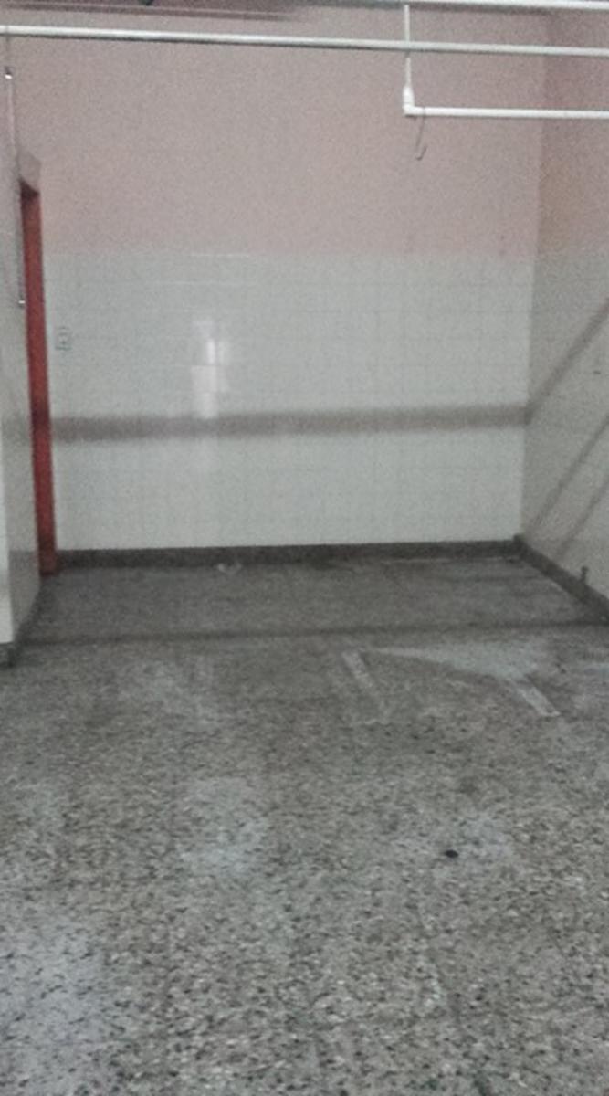 Alquiler local comercial sobre calle Triunvirato al 3800 de Billinghurst - 3