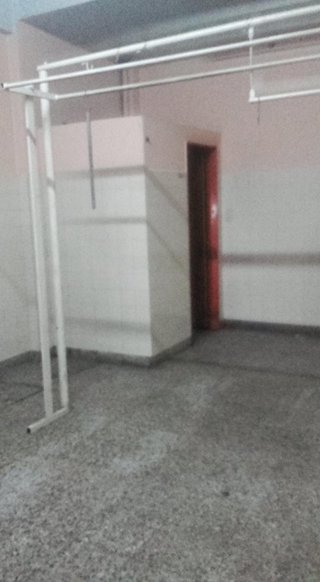 Alquiler local comercial sobre calle Triunvirato al 3800 de Billinghurst - 4