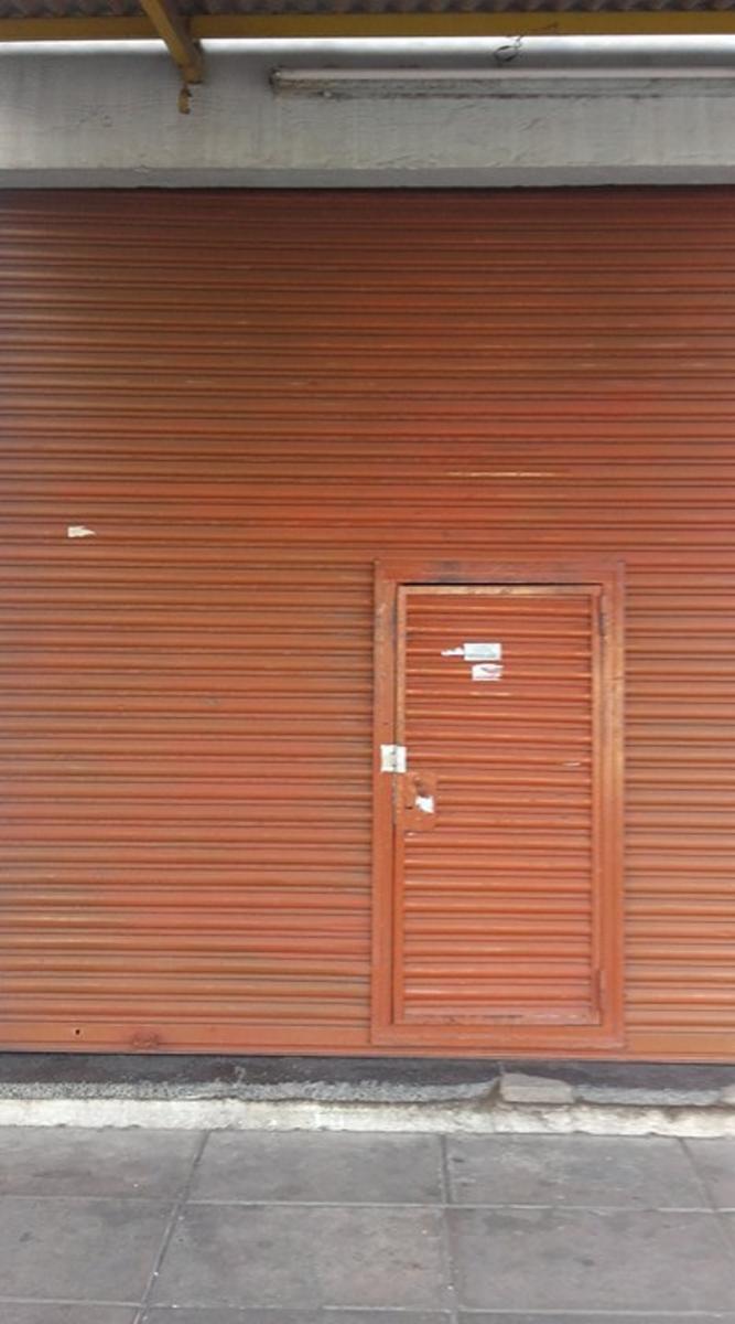 Alquiler local comercial sobre calle Triunvirato al 3800 de Billinghurst - 6
