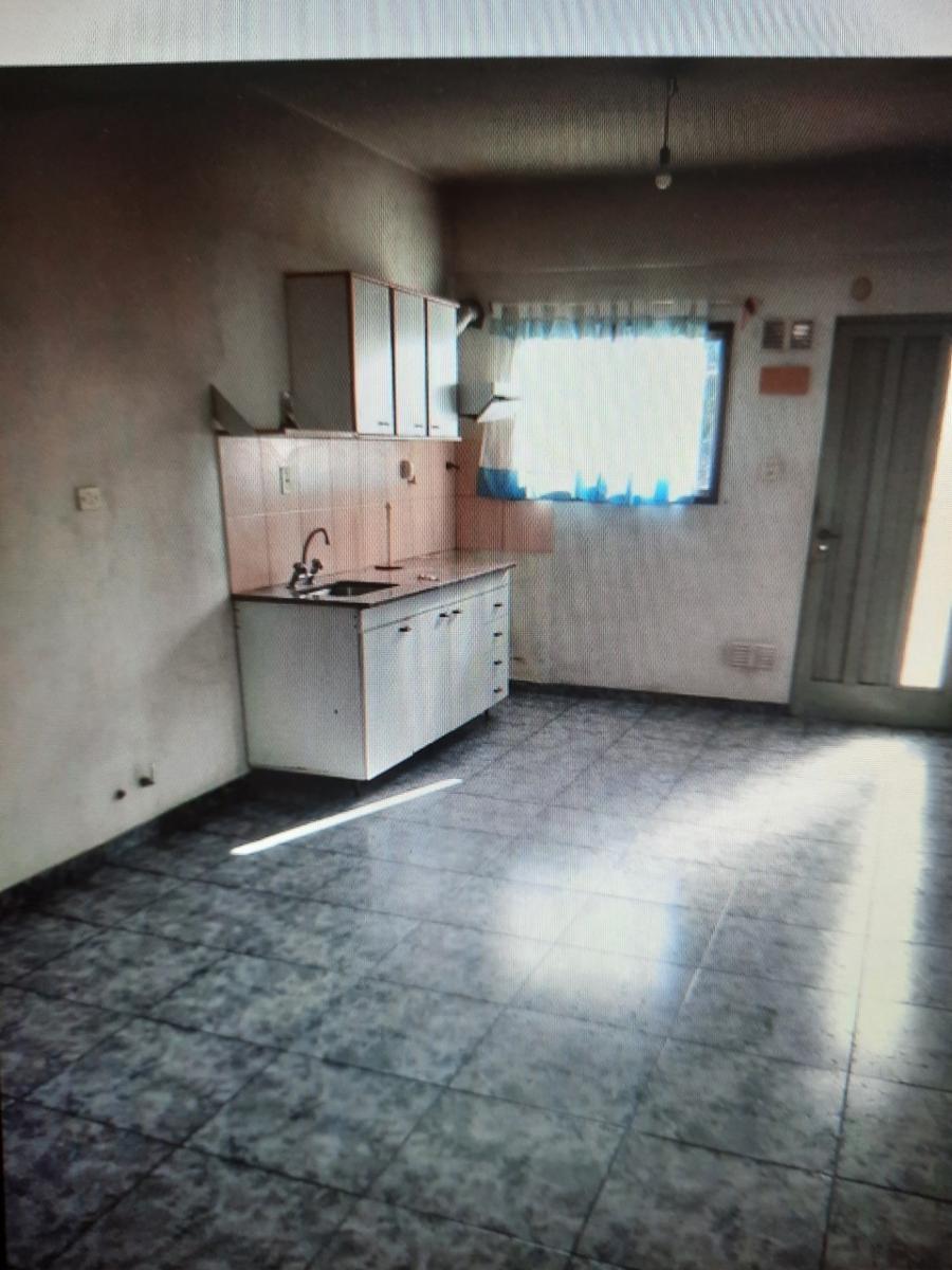AMPLIO DEPTO.DE 3 AMB. EN 1ER.PISO FONDO - 7