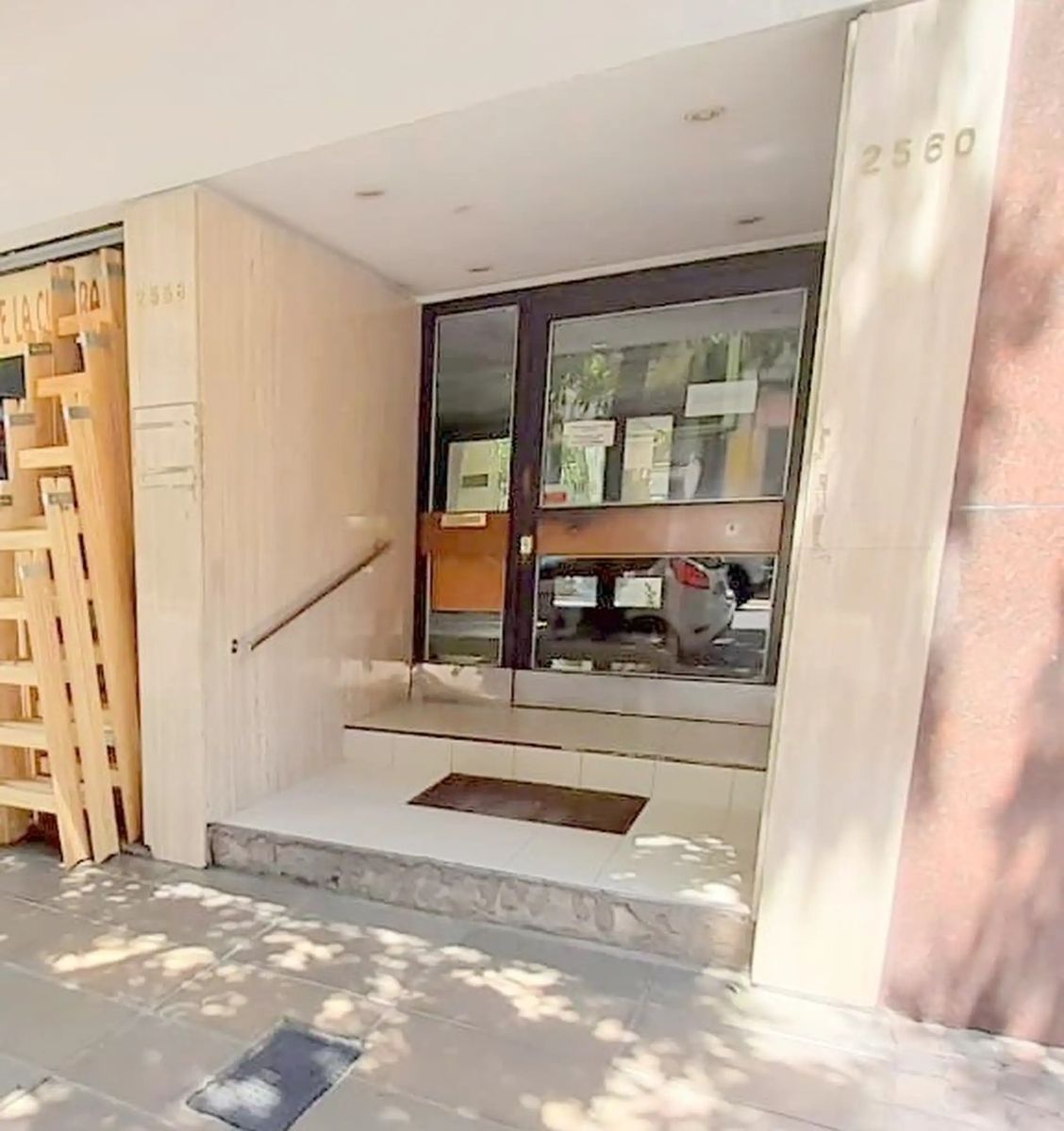 SE VENDE DEPARTAMENTO DOS AMBIENTES CON ESPACIO GUARDACOCHE
