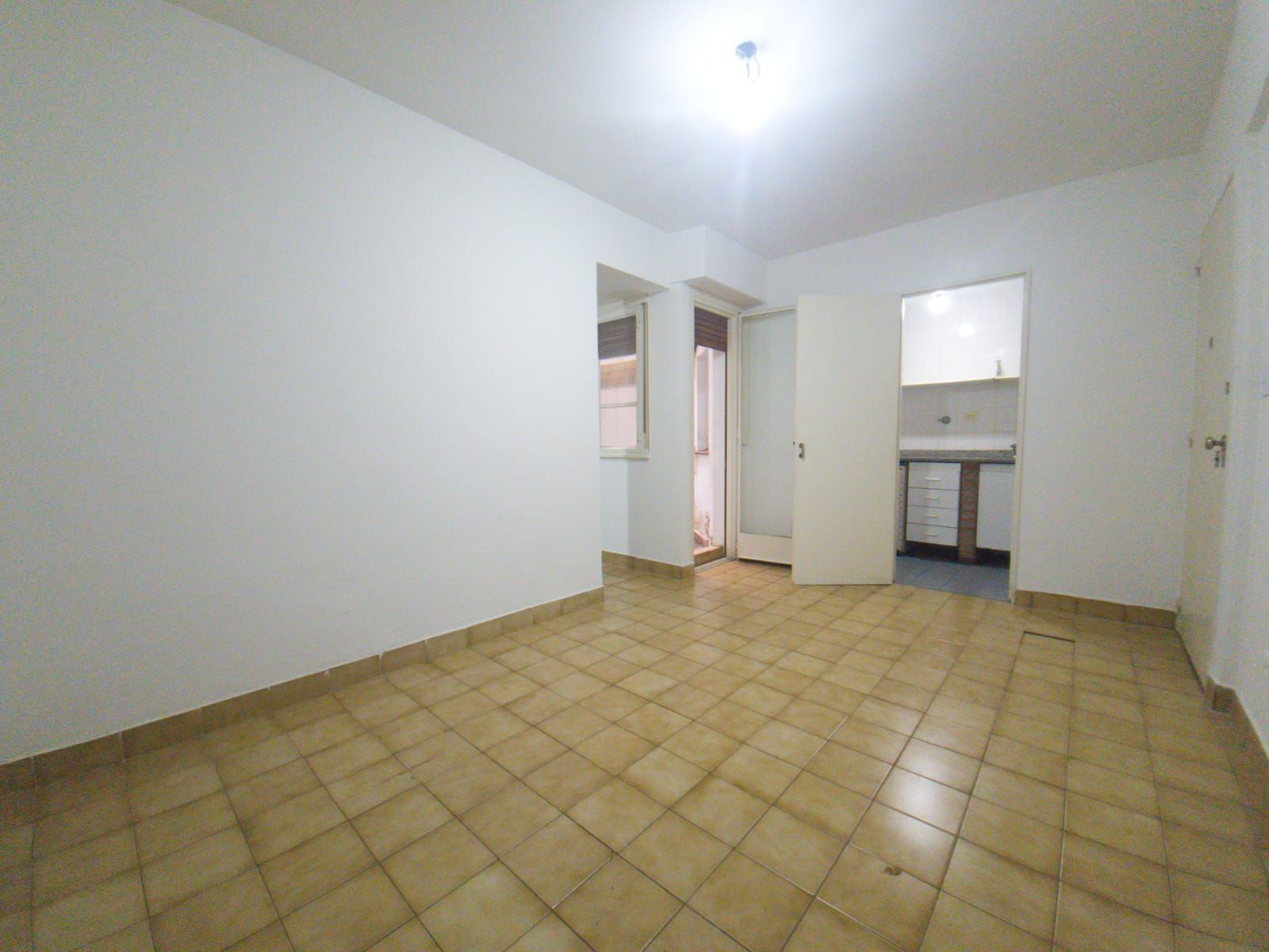 SE VENDE DEPARTAMENTO DOS AMBIENTES CON ESPACIO GUARDACOCHE — foto 2