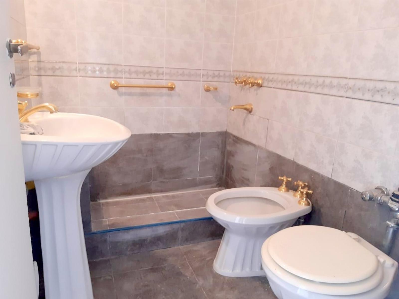 DEPARTAMENTO DE 4 AMBIENTES CON DEPENDENCIA EN PISO 13 - 4