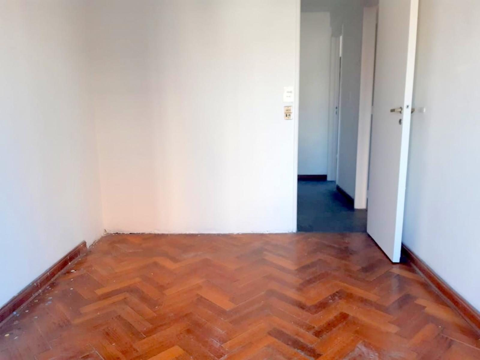 DEPARTAMENTO DE 4 AMBIENTES CON DEPENDENCIA EN PISO 13 - 7