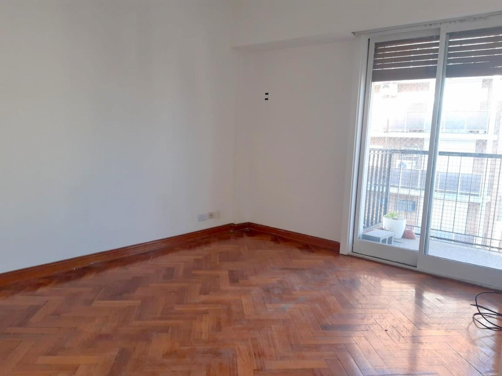 DEPARTAMENTO DE 4 AMBIENTES CON DEPENDENCIA EN PISO 13 - 9