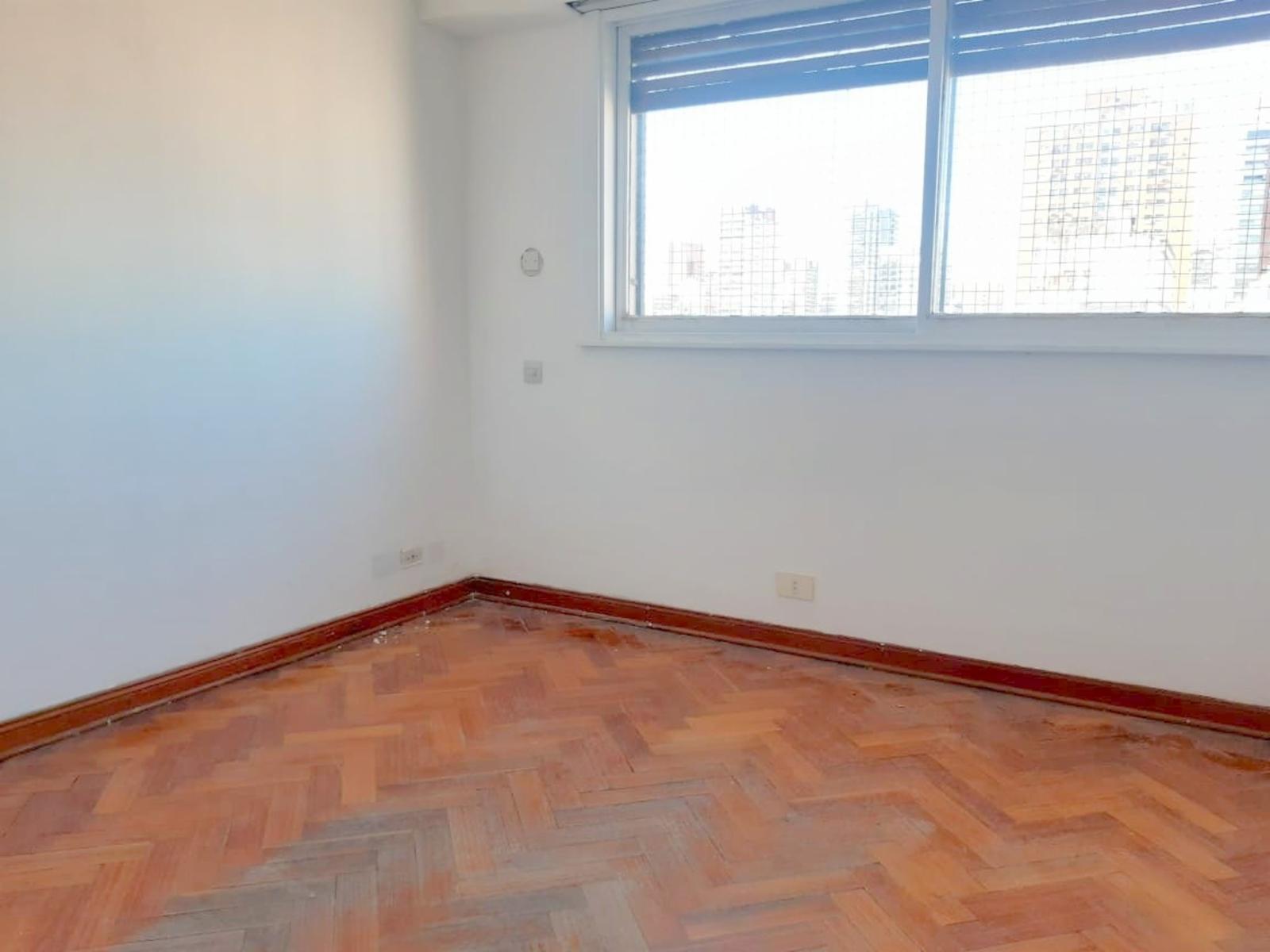 DEPARTAMENTO DE 4 AMBIENTES CON DEPENDENCIA EN PISO 13 - 16