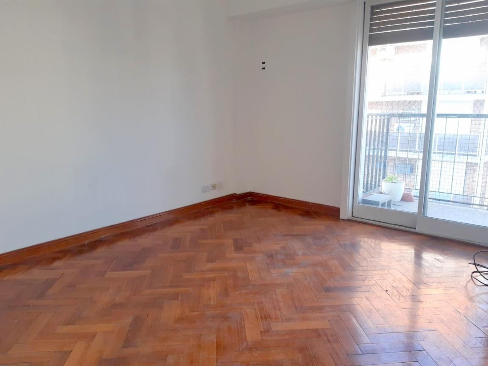 DEPARTAMENTO DE 4 AMBIENTES CON DEPENDENCIA EN PISO 13 - 18