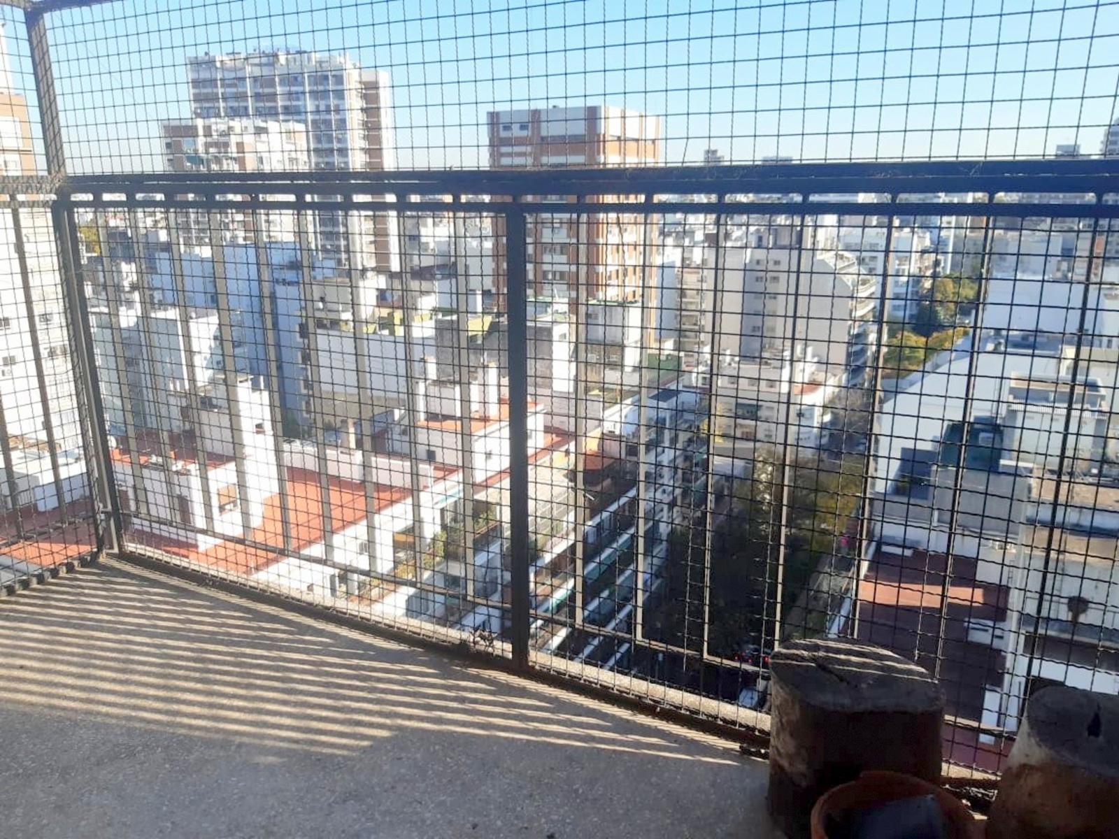 DEPARTAMENTO DE 4 AMBIENTES CON DEPENDENCIA EN PISO 13 - 25