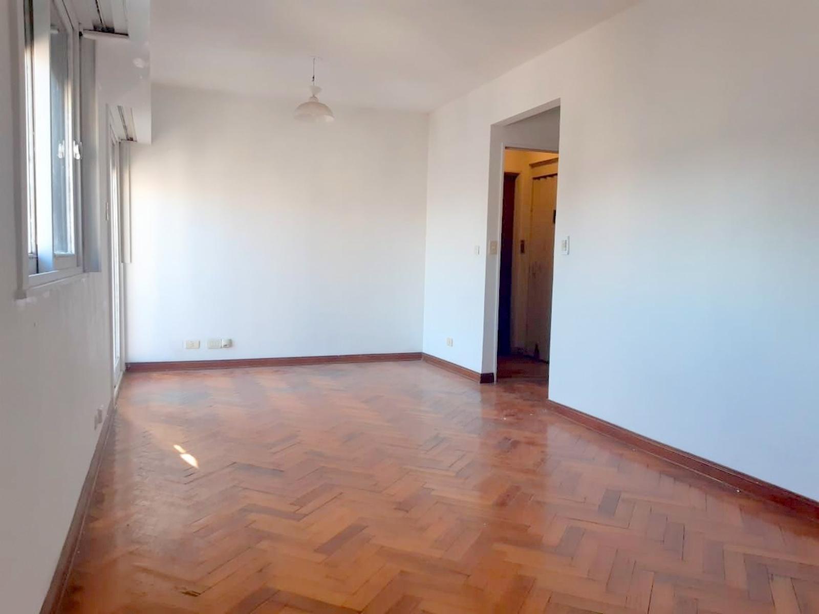 DEPARTAMENTO DE 4 AMBIENTES CON DEPENDENCIA EN PISO 13 - 26