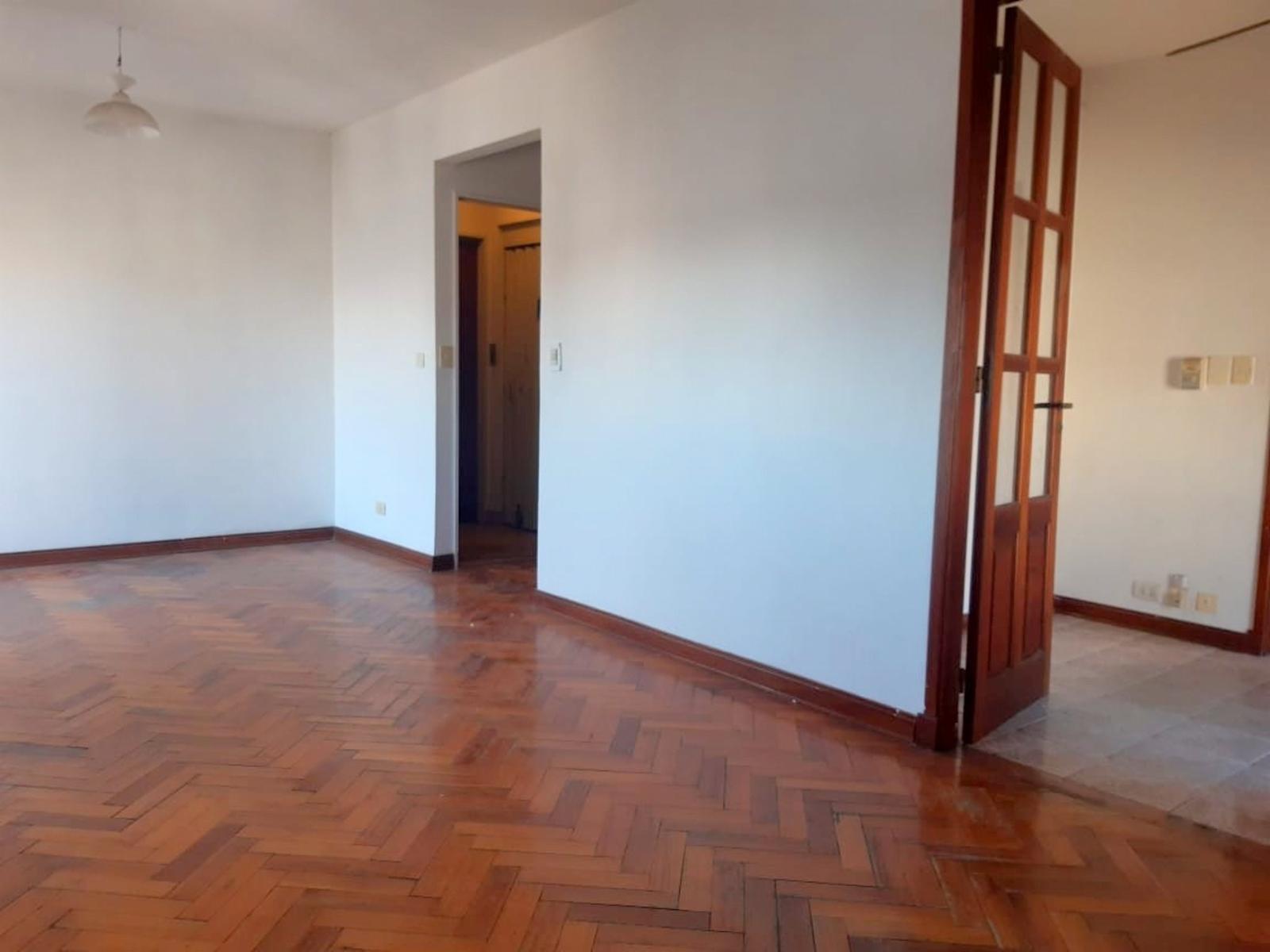 DEPARTAMENTO DE 4 AMBIENTES CON DEPENDENCIA EN PISO 13 - 32