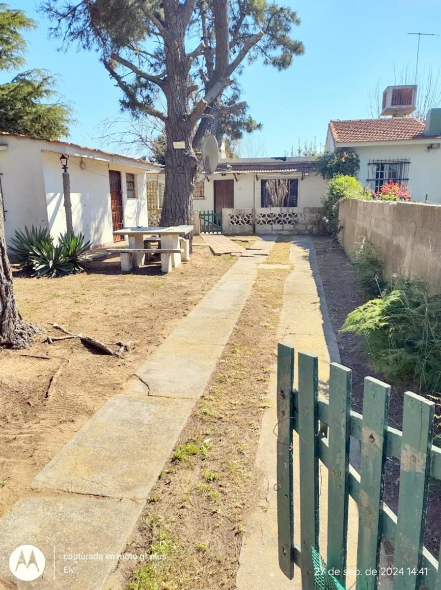 CASA DE 3 AMBIENTES SOBRE LOTE PROPIO MAS UN MONOAMBIENTE A 5 CUADRAS DELA PLAYA — foto 5