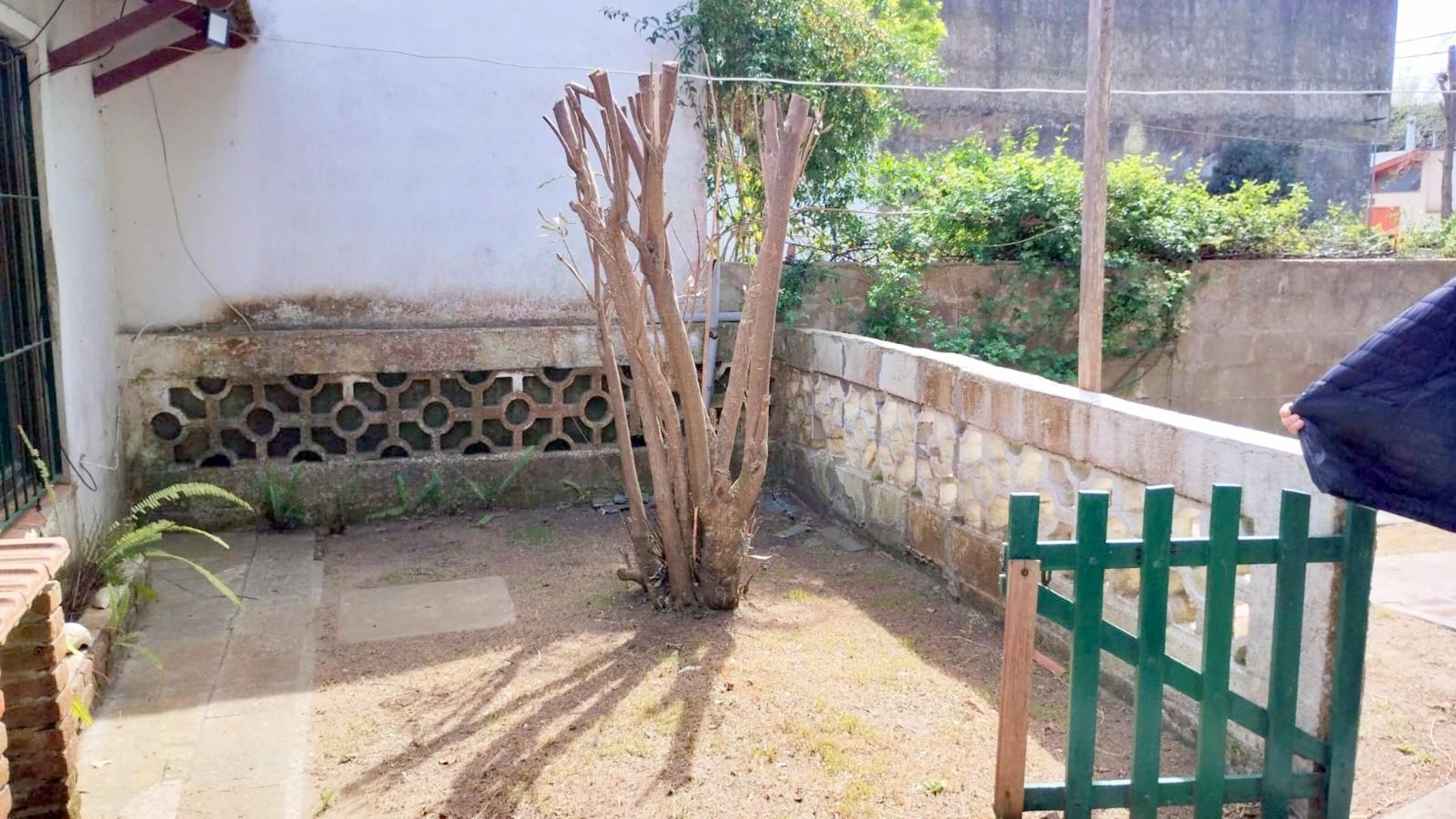 CASA DE 3 AMBIENTES SOBRE LOTE PROPIO MAS UN MONOAMBIENTE A 5 CUADRAS DELA PLAYA — foto 15