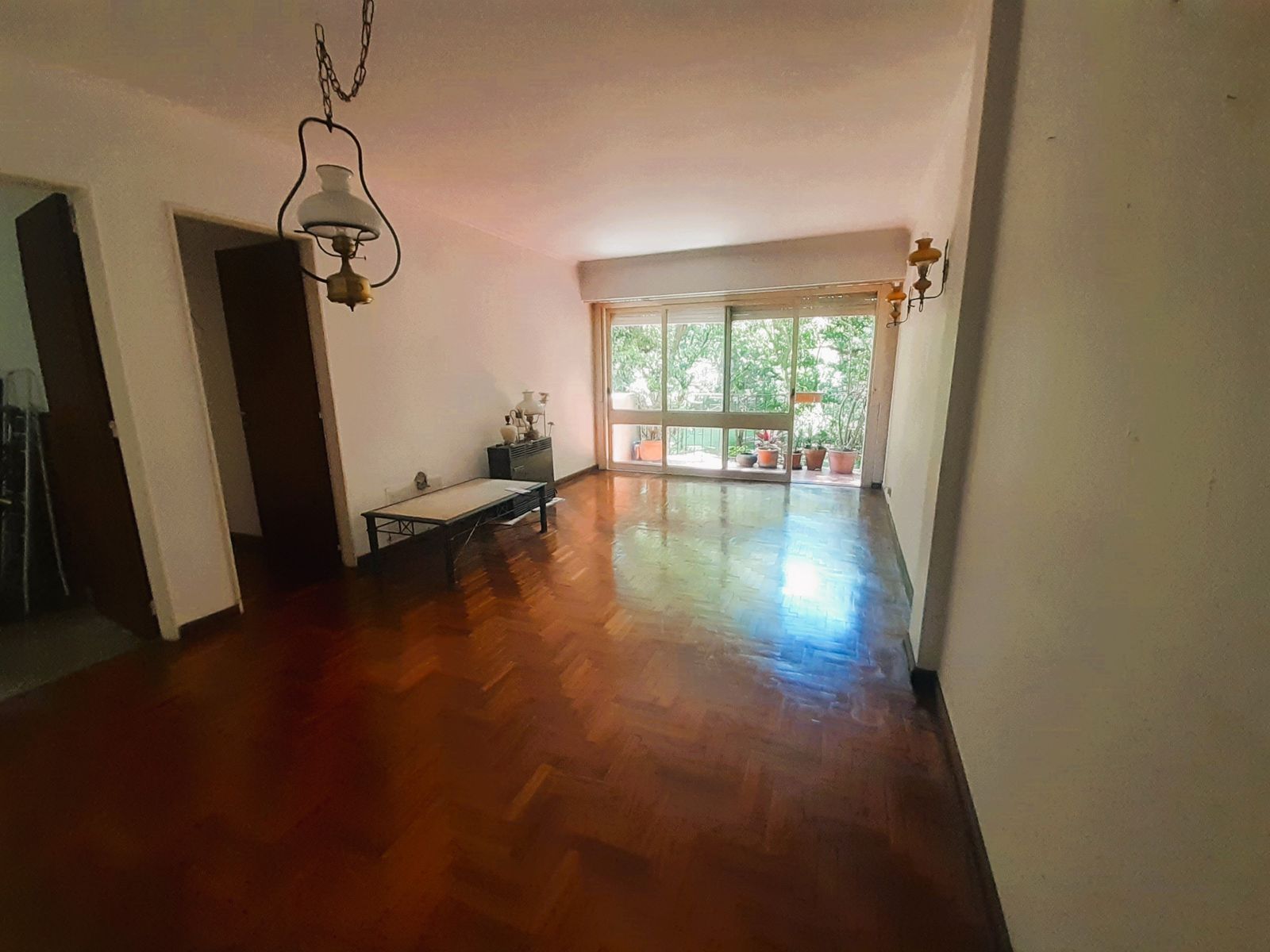 Luminoso departamento 3 ambientes con dependencia de época en Acassuso — foto 2
