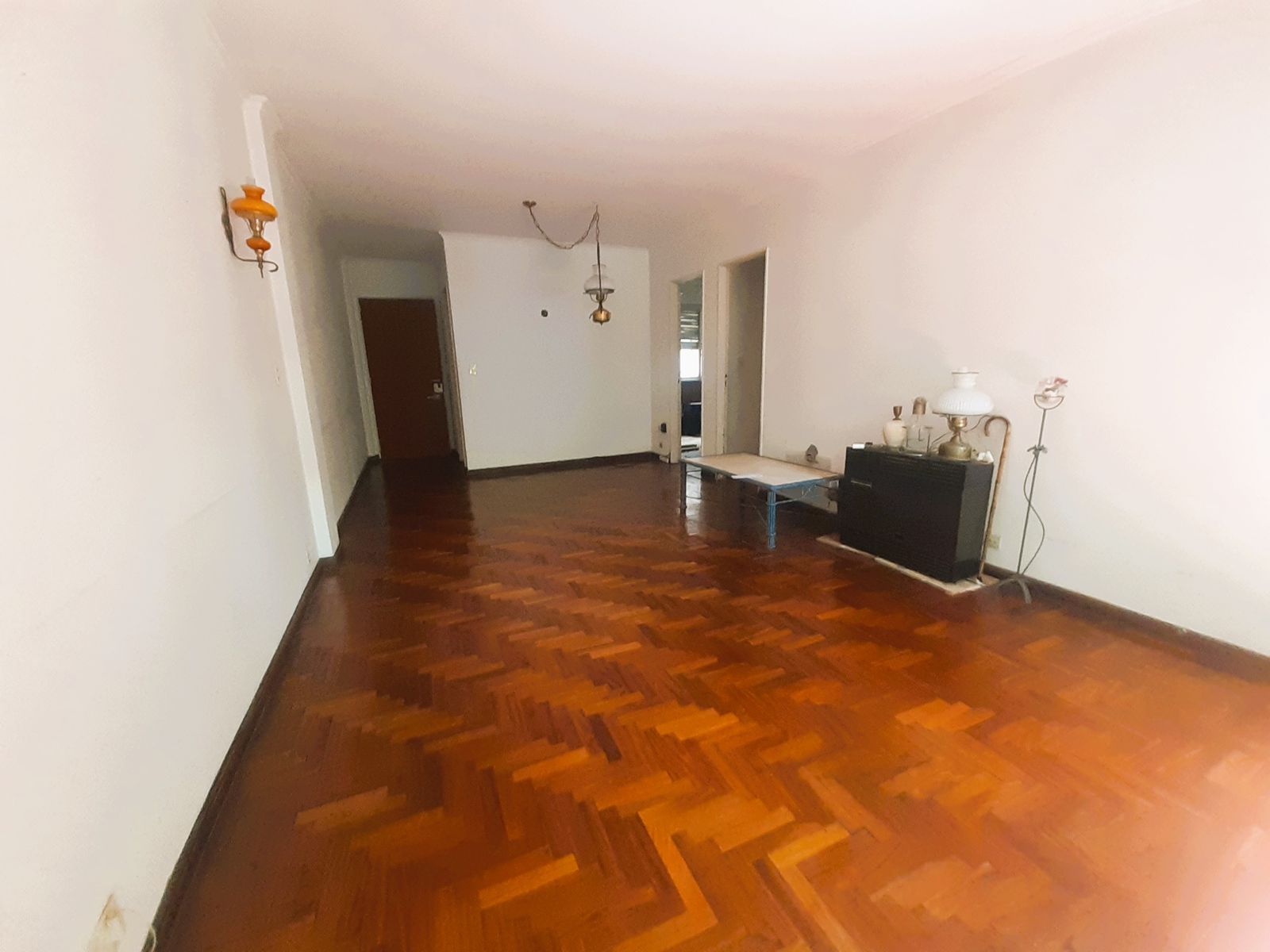Luminoso departamento 3 ambientes con dependencia de época en Acassuso — foto 4