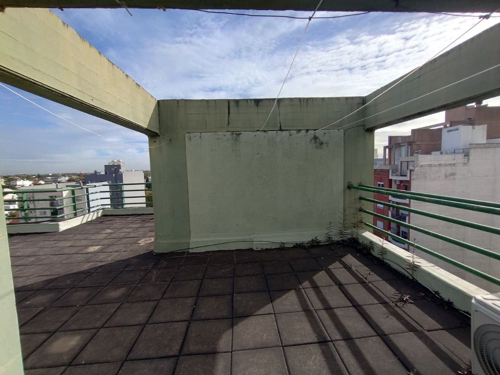 Muy luminoso tres ambientes reciclado con cochera y terraza en Ramos Mejía - 19