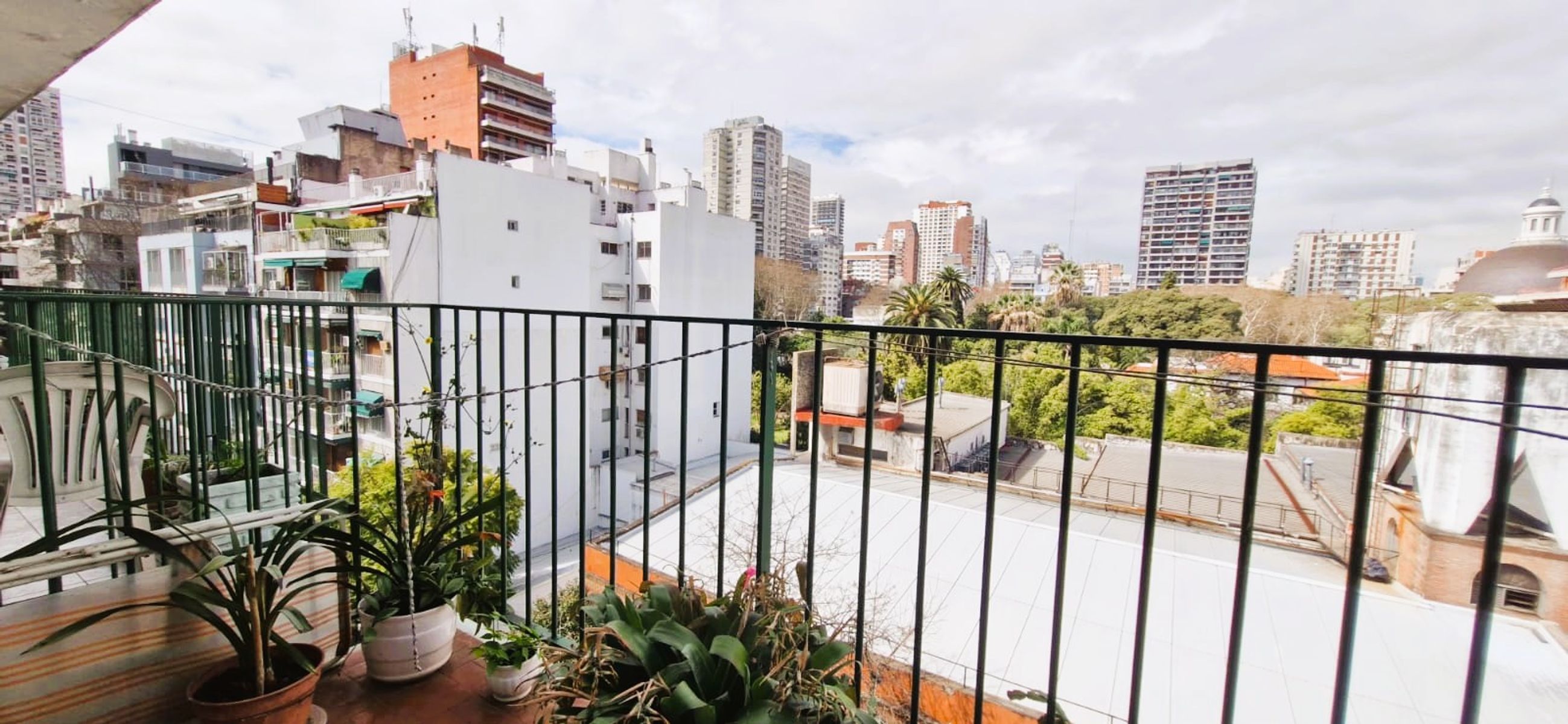 Muy luminoso tres ambientes con balcon al frente - 7
