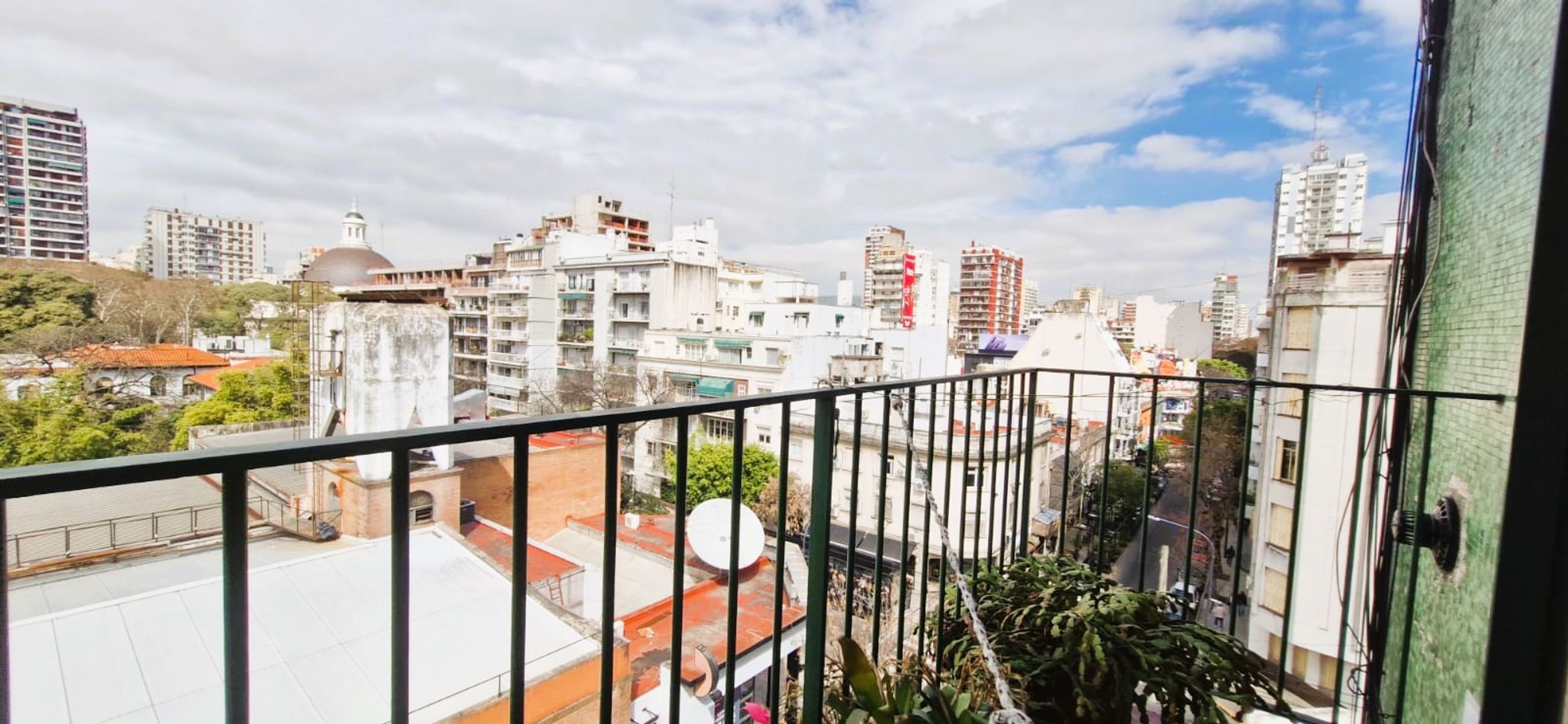 Muy luminoso tres ambientes con balcon al frente - 8