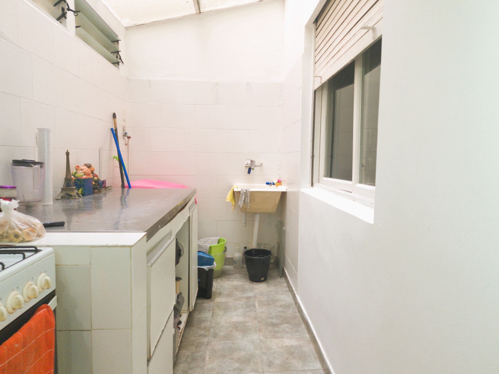 SE VENDE AMPLIO 3 AMBIENTES EN FLORES CON TERRAZA Y JARDÍN DE USO COMÚN - 10