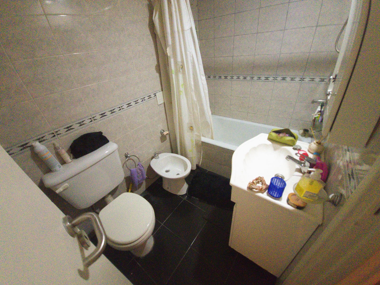 SE VENDE AMPLIO 3 AMBIENTES EN FLORES CON TERRAZA Y JARDÍN DE USO COMÚN - 16