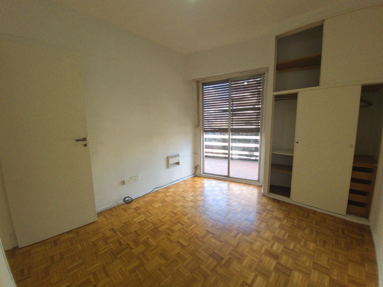 MUY LUMINOSO DEPARTAMENTO DE CUATRO AMBIENTES CON BALCÓN EN EXCELENTE ZONA - 13