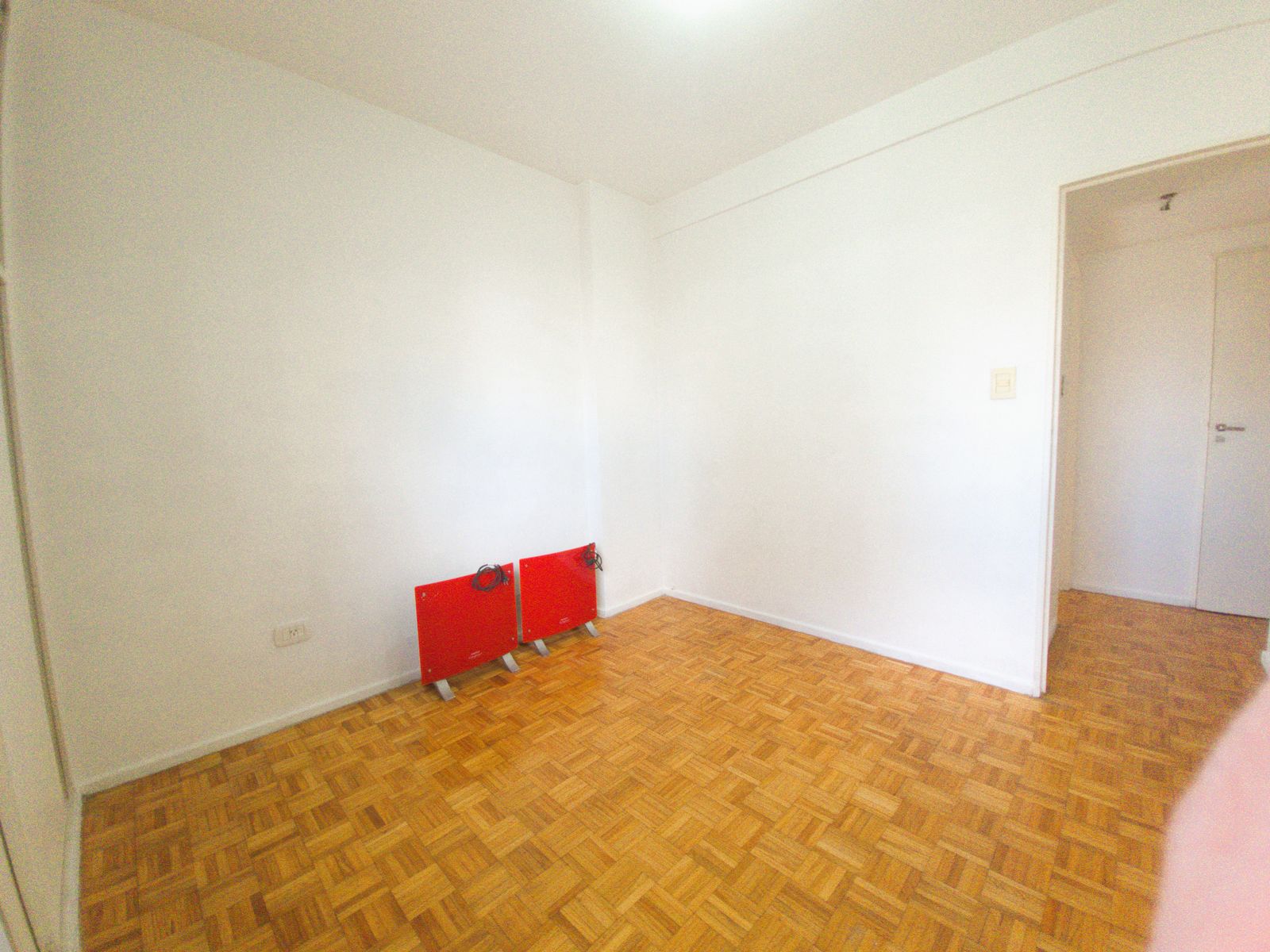 MUY LUMINOSO DEPARTAMENTO DE CUATRO AMBIENTES CON BALCÓN EN EXCELENTE ZONA - 19
