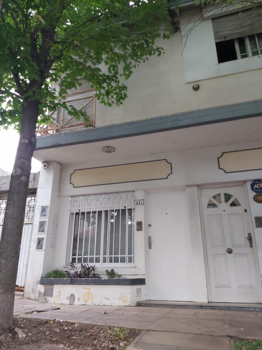 EXCELENTE DUPLEX DE 3/4 AMBIENTES EN RAMOS MEJIA SUR, CALLE AQUILES.DOLARES 92.000. SUSANA QUINELLI NEGOCIOS INMOBILIARIOS 156 583 7048 — foto 2