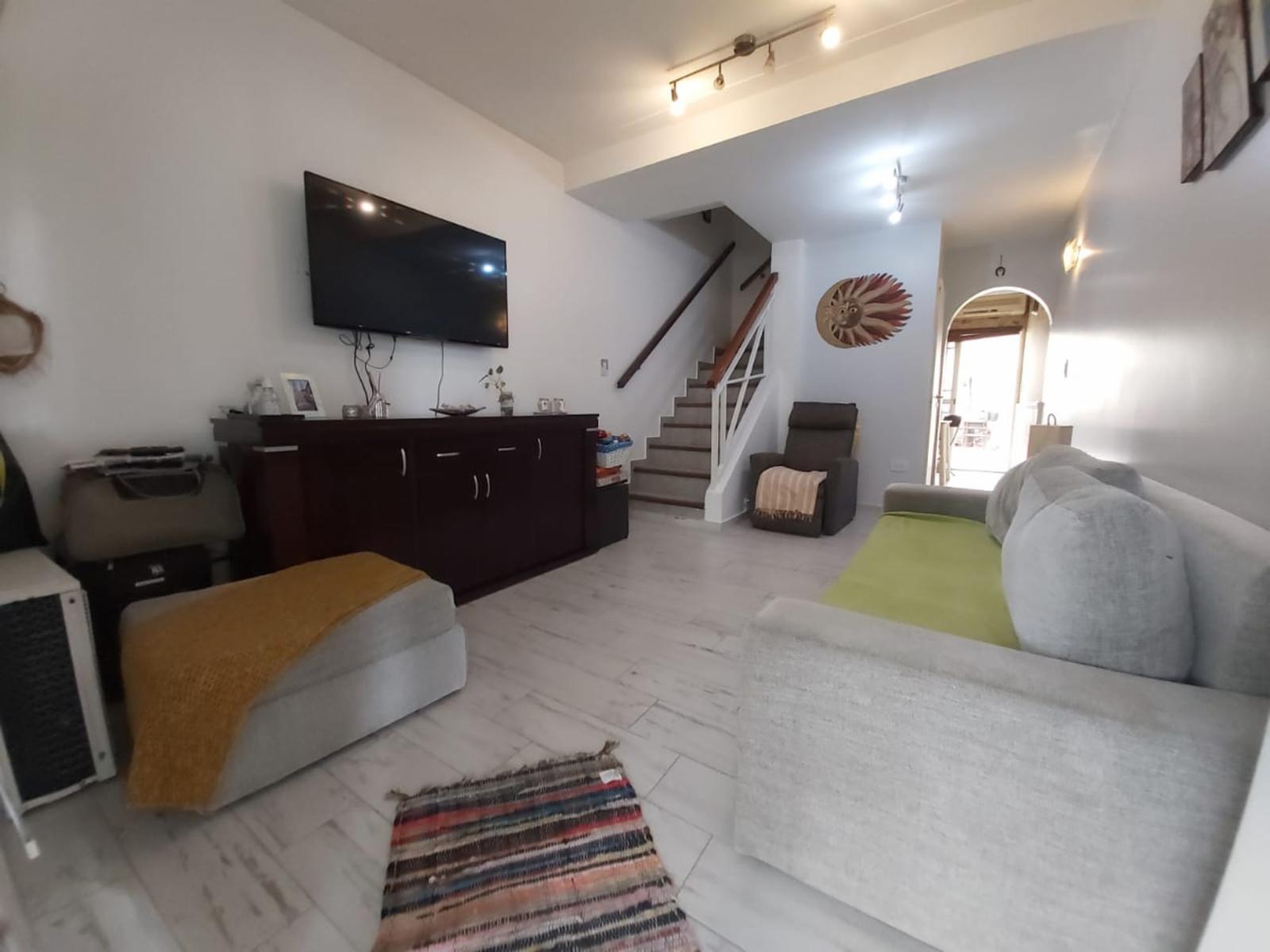EXCELENTE DUPLEX DE 3/4 AMBIENTES EN RAMOS MEJIA SUR, CALLE AQUILES.DOLARES 92.000. SUSANA QUINELLI NEGOCIOS INMOBILIARIOS 156 583 7048 — foto 4
