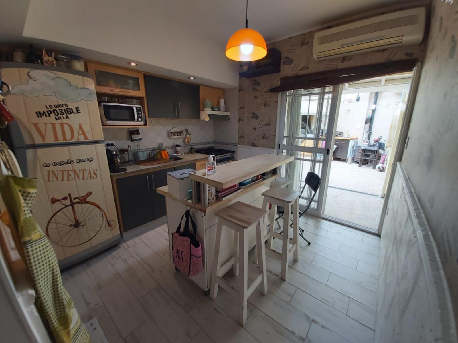 EXCELENTE DUPLEX DE 3/4 AMBIENTES EN RAMOS MEJIA SUR, CALLE AQUILES.DOLARES 92.000. SUSANA QUINELLI NEGOCIOS INMOBILIARIOS 156 583 7048 — foto 7