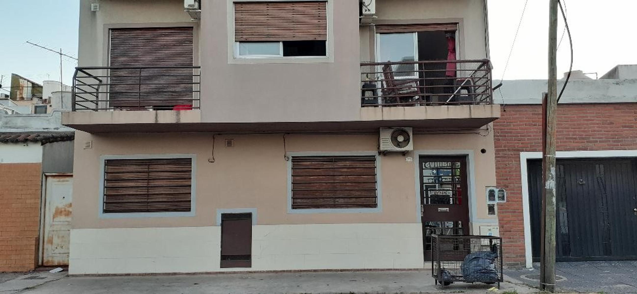 RETASACION, GRAN OPORTUNIDAD, EXCELENTE MONOAMBIENTE EN PLANTA BAJA YAL FRENTE. AVDA. G.S.MARTIN AL 1000 RAMOS MEJIA.DOLARES 37.000 SUSANAQUINELLI NEGOCIOS INMOBILIARIOS 156 583 7048