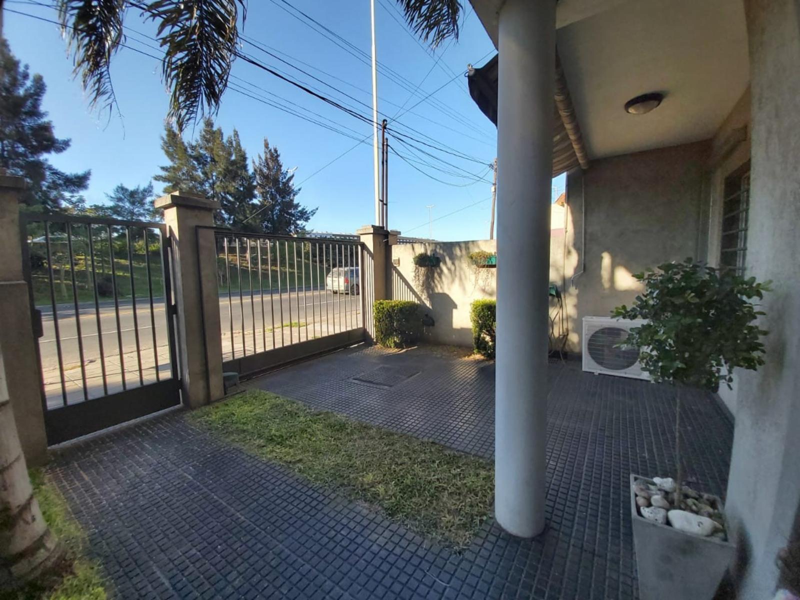 IMPECABLE DUPLEX . 2 EN EL LOTE DE 10 X 20. 4 AMBIENTES CALLE DE LOS DERECHOS HUMANOS, VILLA SARMIENTO.P.B. COCHERA CON ACCESO AUTOMATIZADO, . SUSANA QUINELLI NEGOCIOS INMOBILIARIOS 156 5837048 — foto 4