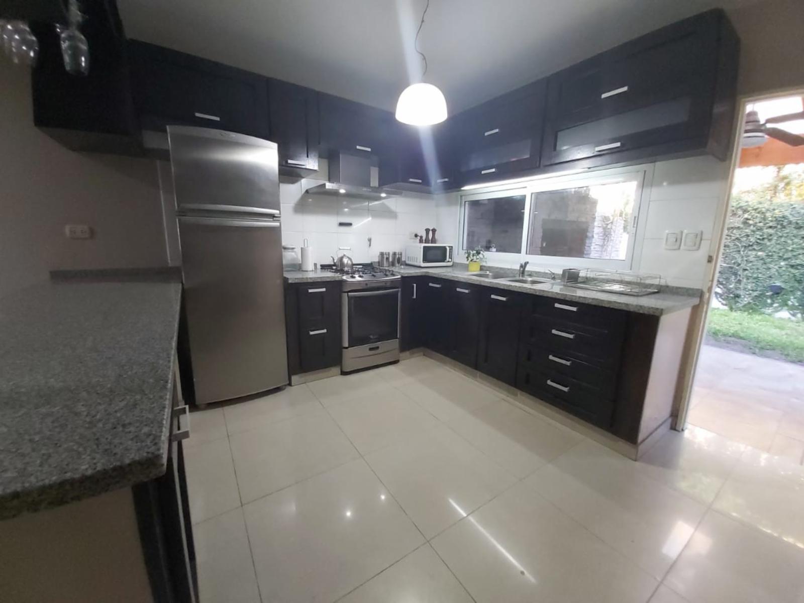 IMPECABLE DUPLEX . 2 EN EL LOTE DE 10 X 20. 4 AMBIENTES CALLE DE LOS DERECHOS HUMANOS, VILLA SARMIENTO.P.B. COCHERA CON ACCESO AUTOMATIZADO, . SUSANA QUINELLI NEGOCIOS INMOBILIARIOS 156 5837048 — foto 8